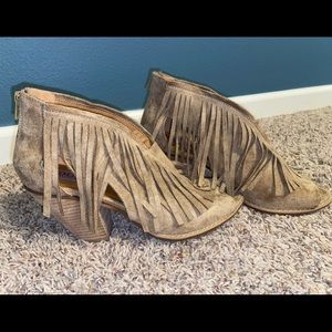 Fringe bootie, 11M - Camel